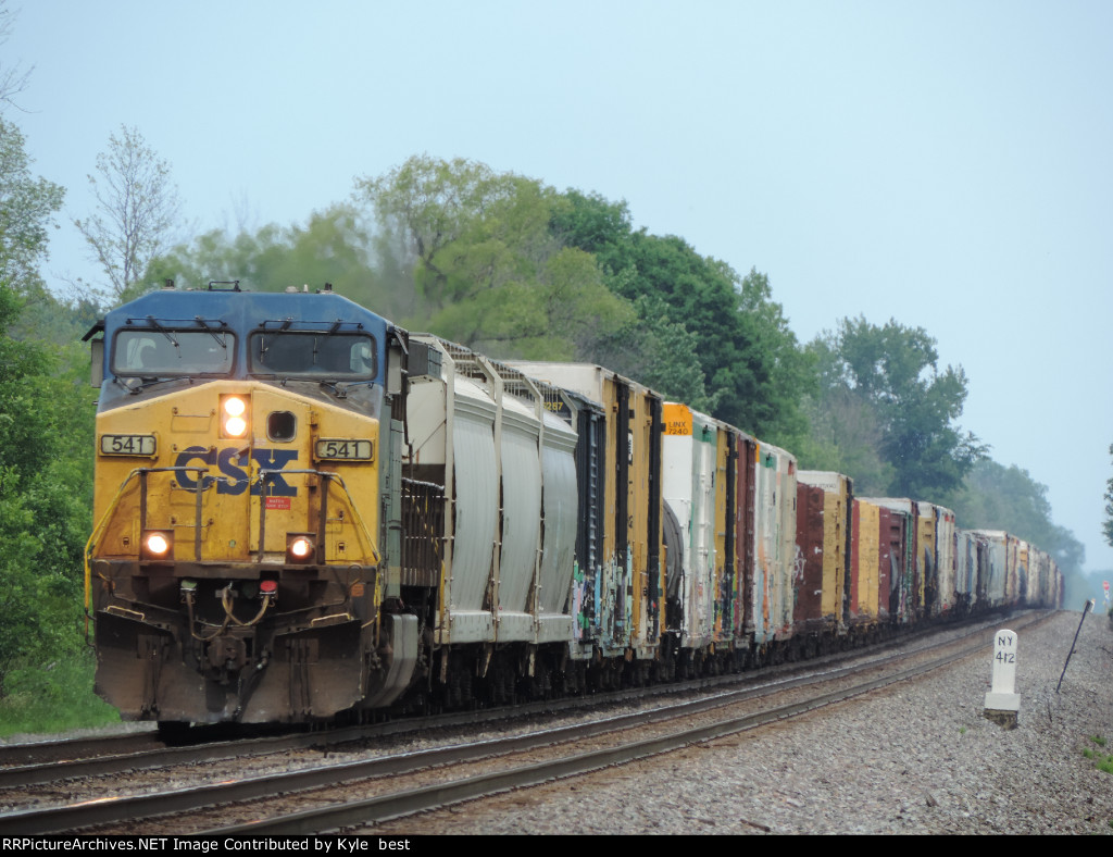 CSX 541 on M367